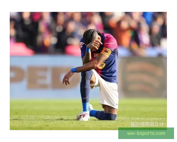 拉菲尼亚任意球直接破门建功帮助球队取胜 决定性时刻赢得比赛